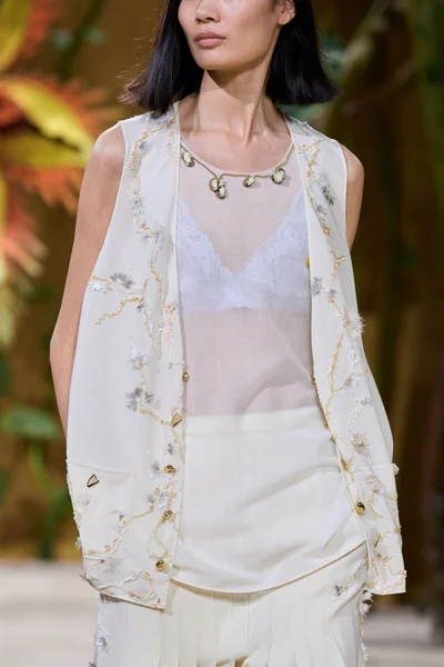 Look 55